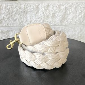 Clare v Crossbody strap